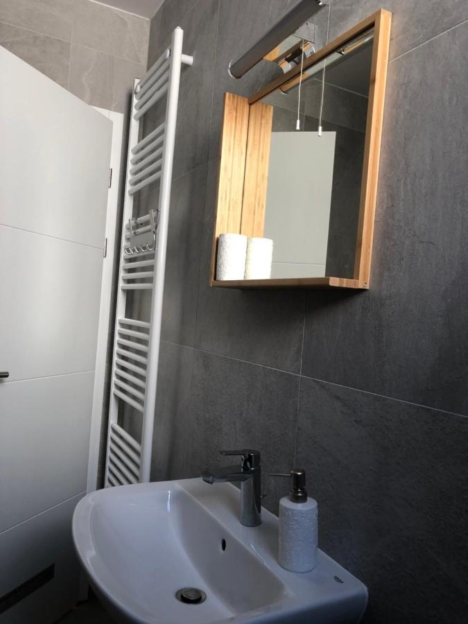 Eurorail Logistics Apartment Zagreb Buitenkant foto