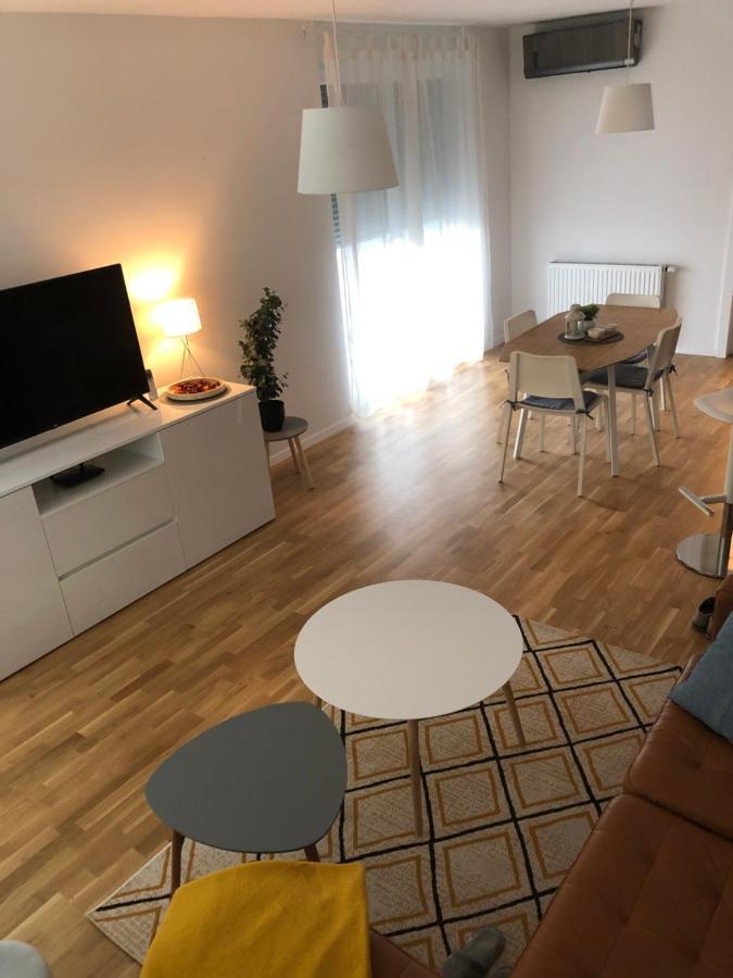 Eurorail Logistics Apartment Zagreb Buitenkant foto